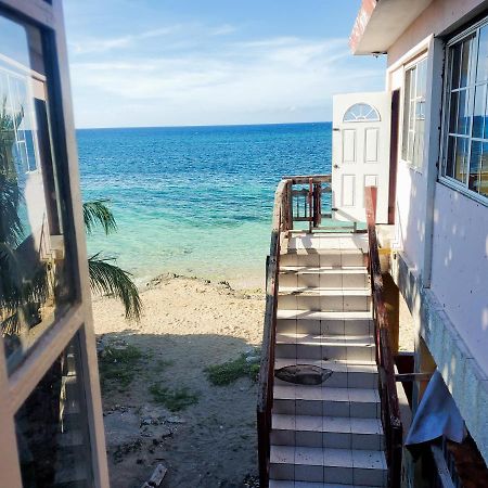 Evelin'S On The Beach Бухта Монтего Экстерьер фото