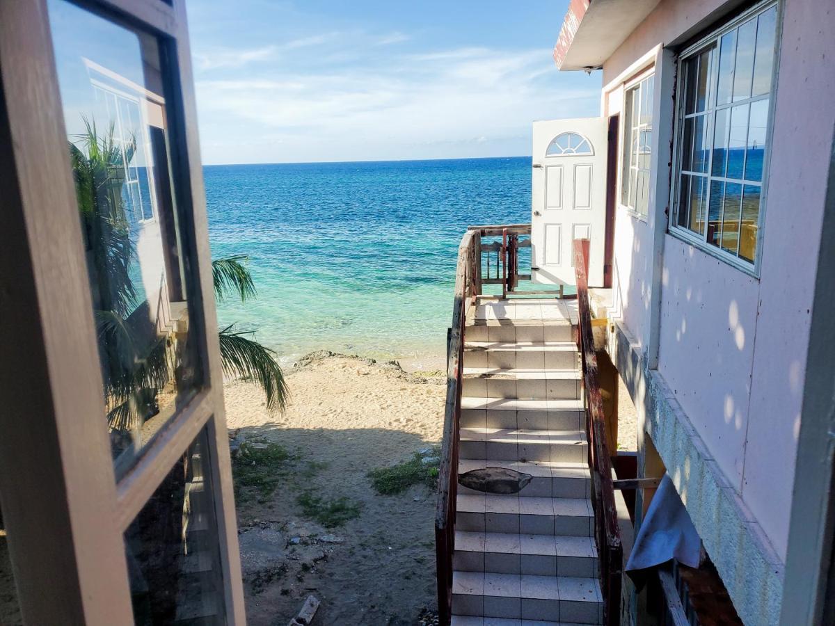 Evelin'S On The Beach Бухта Монтего Экстерьер фото